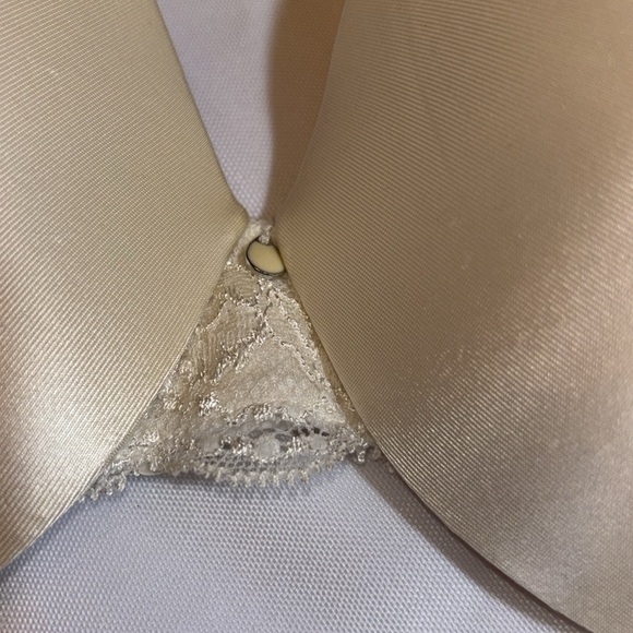 2/$30 Maidenform Smooth Luxe Extra Coverage Bra, Style 09475  Cream Bra 34D - Picture 3 of 8